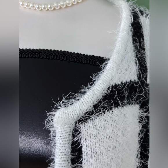 NY Collection Sweater - Picture 3 of 8